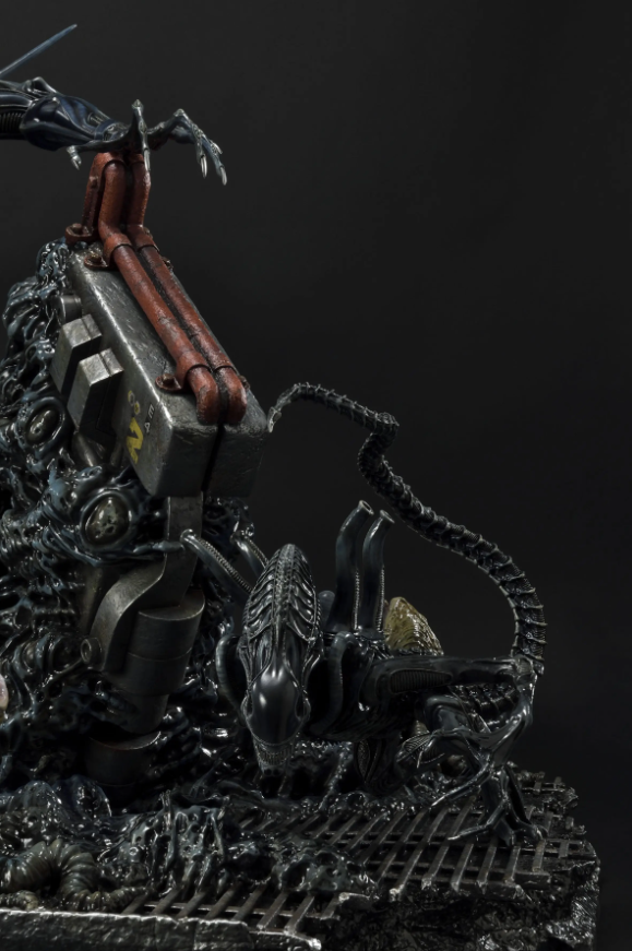 Queen Alien Battle Diorama – Aliens: Rogue - 281/300 Limited Edition