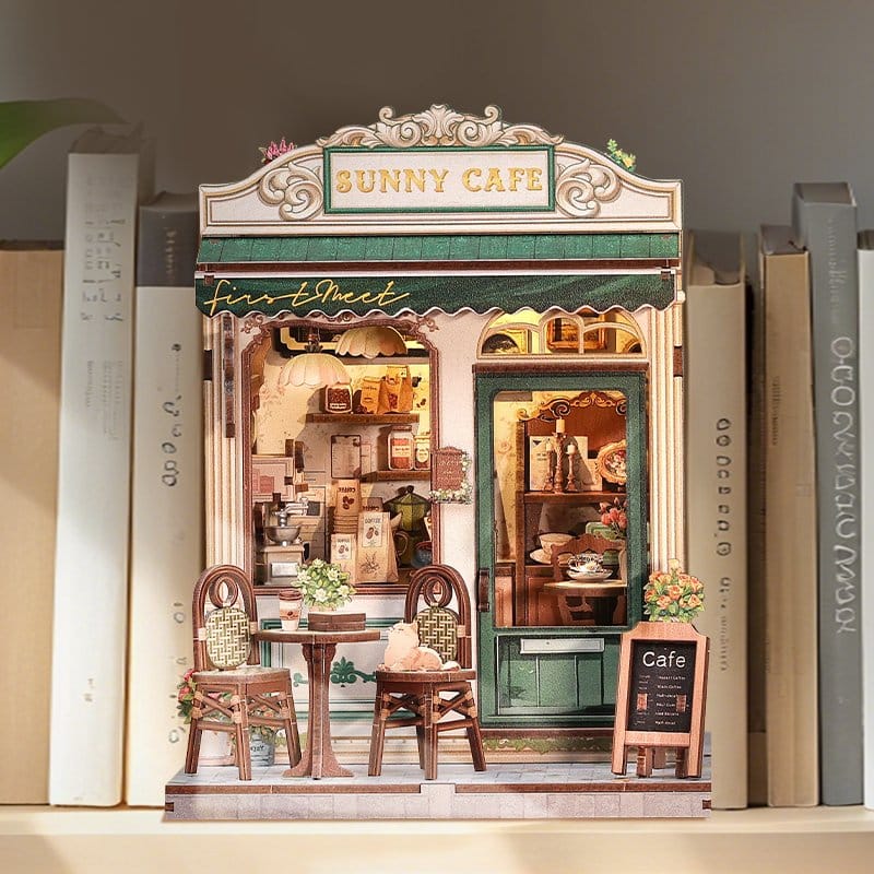 Miniature House Model Kit Sunny Cafe 20 x 16 cm