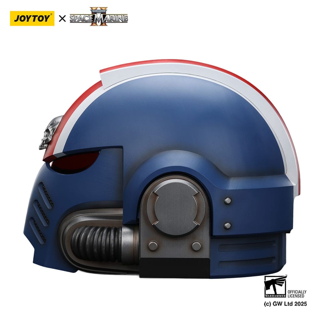 Warhammer 40,000: Space Marine 2 Replica Ultramarines Lieutenant Titus helmet 30 cm