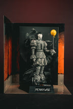 It Welcome to Derry Movie Maniacs Figure Pennywise (Black &amp; White) 16 cm