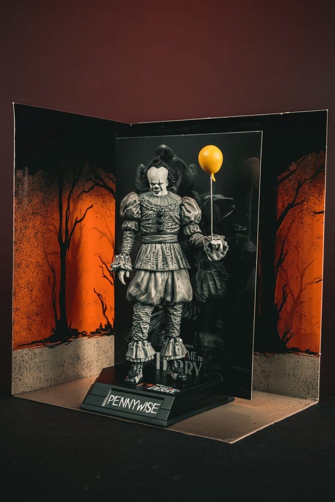 It Welcome to Derry Movie Maniacs Figure Pennywise (Black &amp; White) 16 cm