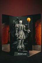 It Welcome to Derry Movie Maniacs Figure Pennywise (Black &amp; White) 16 cm