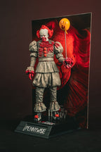 It Welcome to Derry Movie Maniacs Figure Pennywise (Bloody) 16 cm