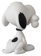 Peanuts UDF Series 20 Mini Figure Snoopy with Bone 6 cm