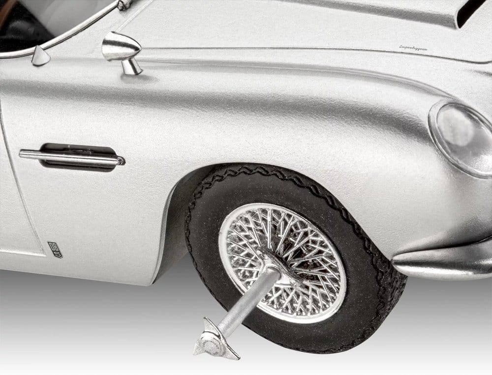 James Bond Revell Advent Calendar Aston Martin DB5 Model Kit 21 cm
