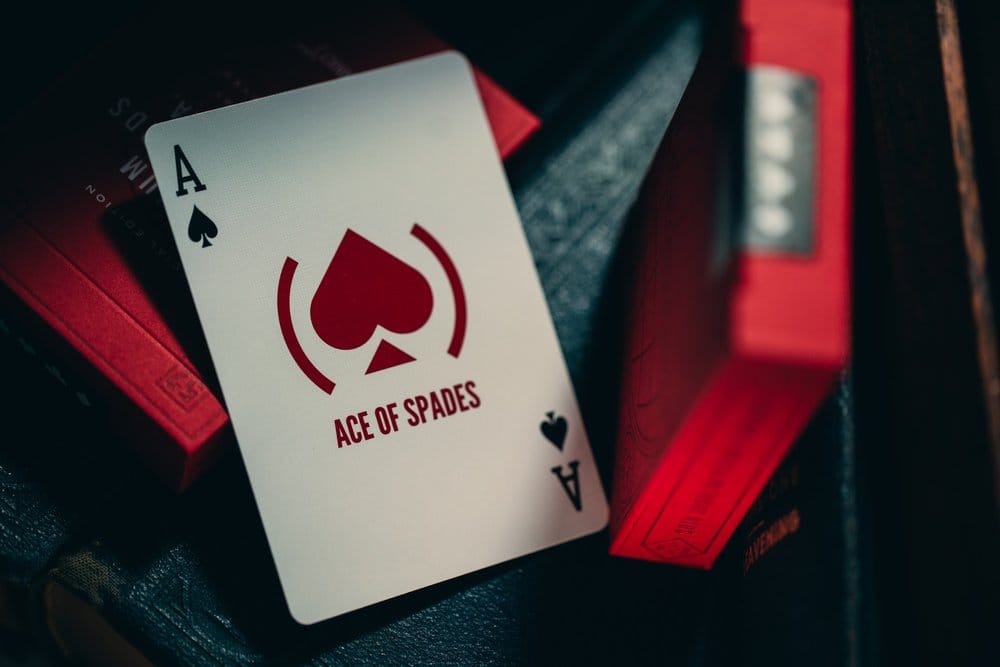 Theory 11 Playing Cards (PRODUCT)RED
